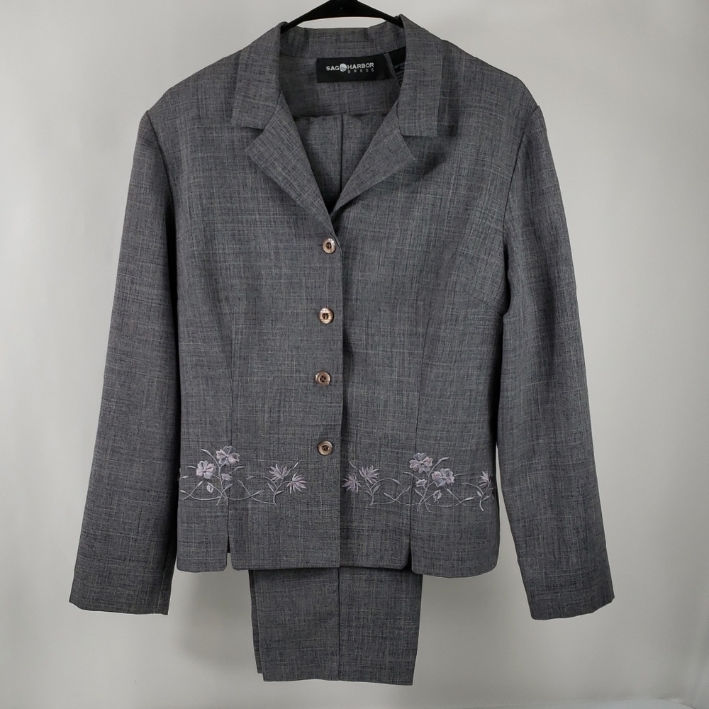 Ckassic Sag Harbor Gray  Size 10 Women's Embroidered Suit Jacket